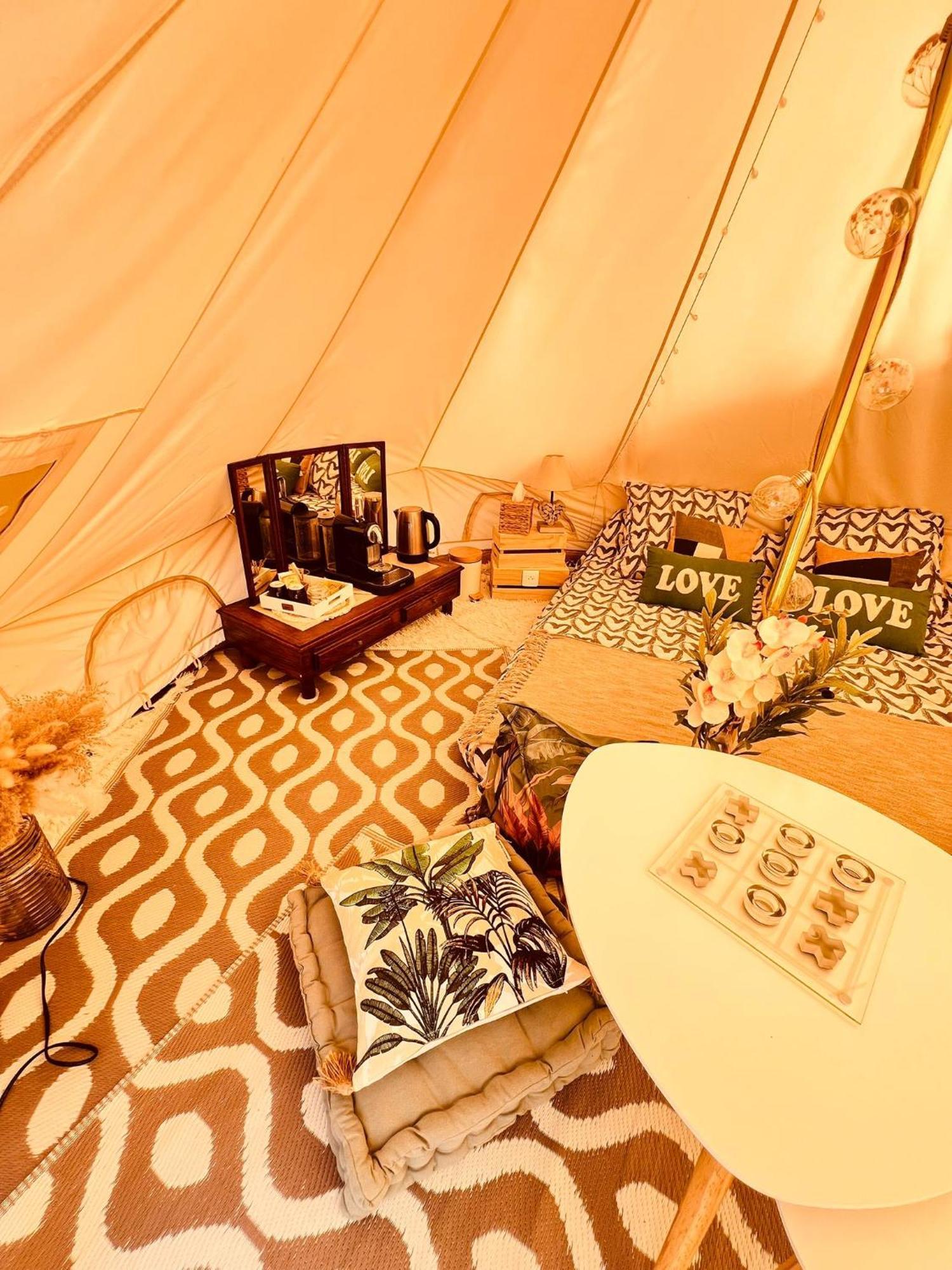 Love Room Tente Lodge Spa Mfg Chez C&C, Exclusivement Reservee Aux Adultes Cantaron Esterno foto