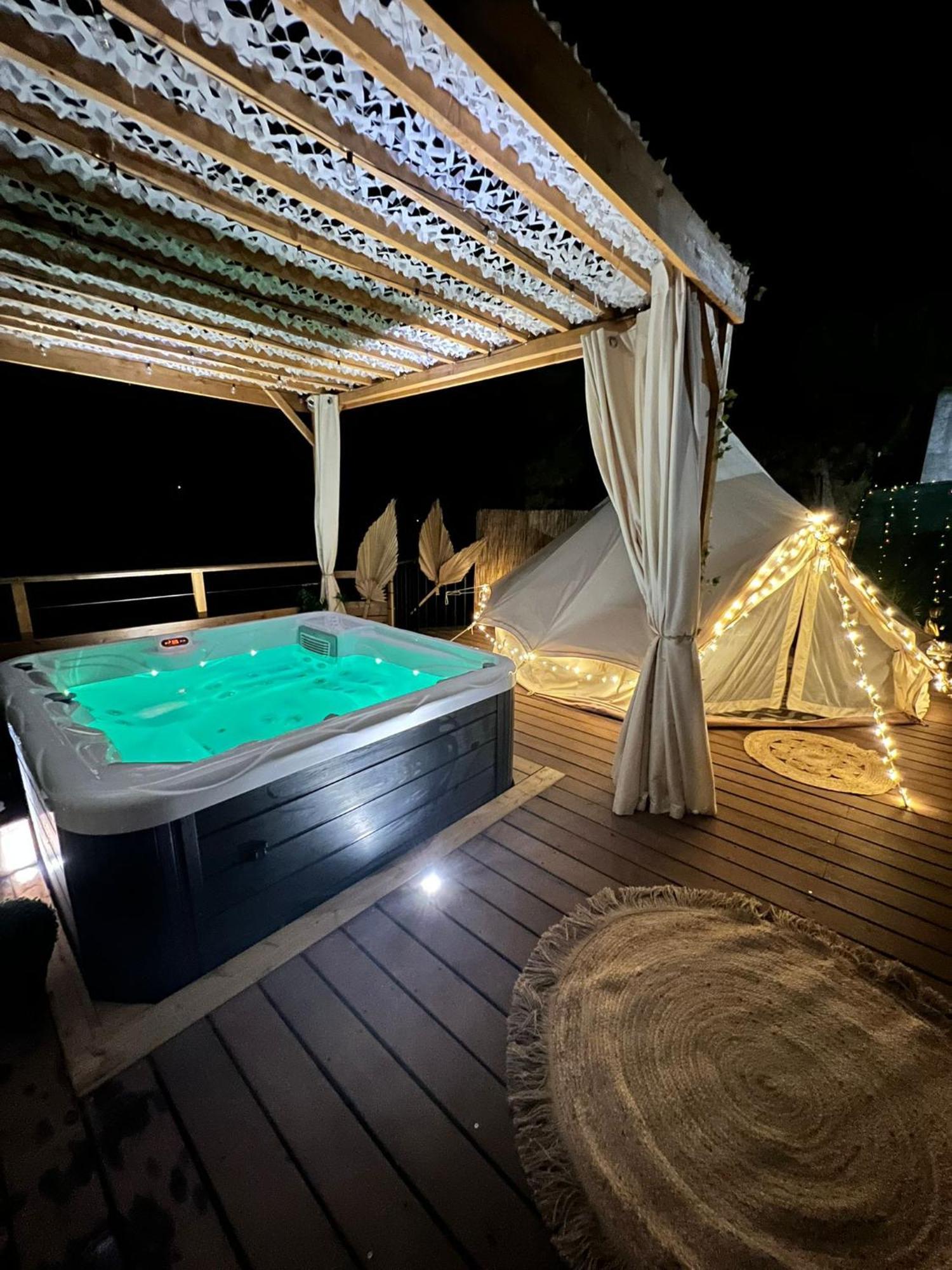 Love Room Tente Lodge Spa Mfg Chez C&C, Exclusivement Reservee Aux Adultes Cantaron Esterno foto