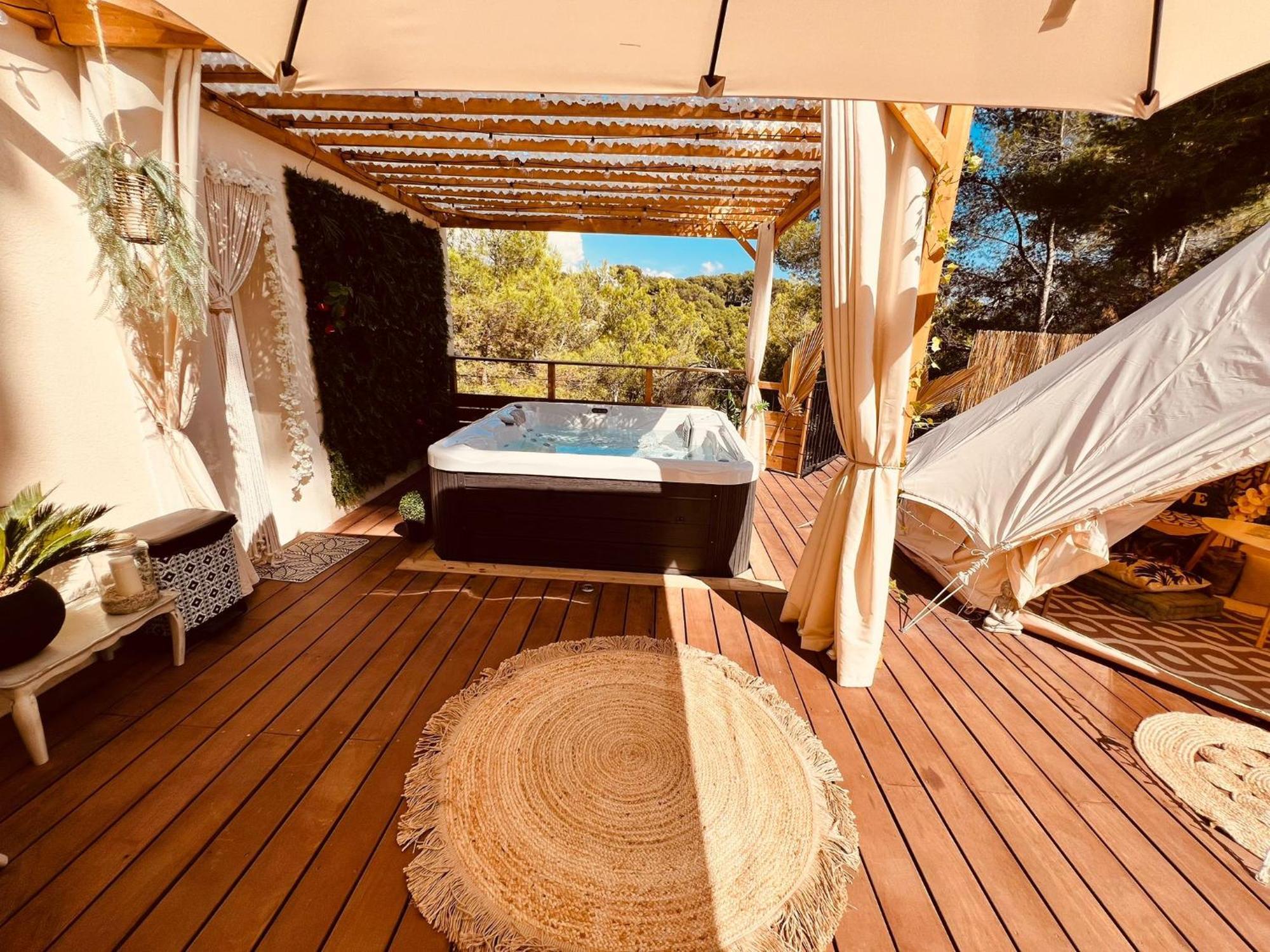Love Room Tente Lodge Spa Mfg Chez C&C, Exclusivement Reservee Aux Adultes Cantaron Esterno foto