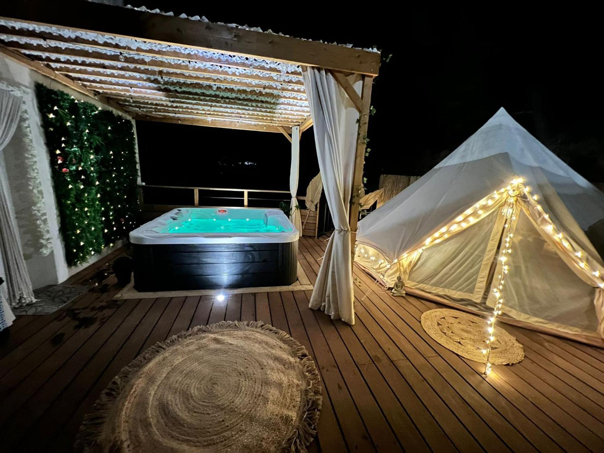 Love Room Tente Lodge Spa Mfg Chez C&C, Exclusivement Reservee Aux Adultes Cantaron Esterno foto