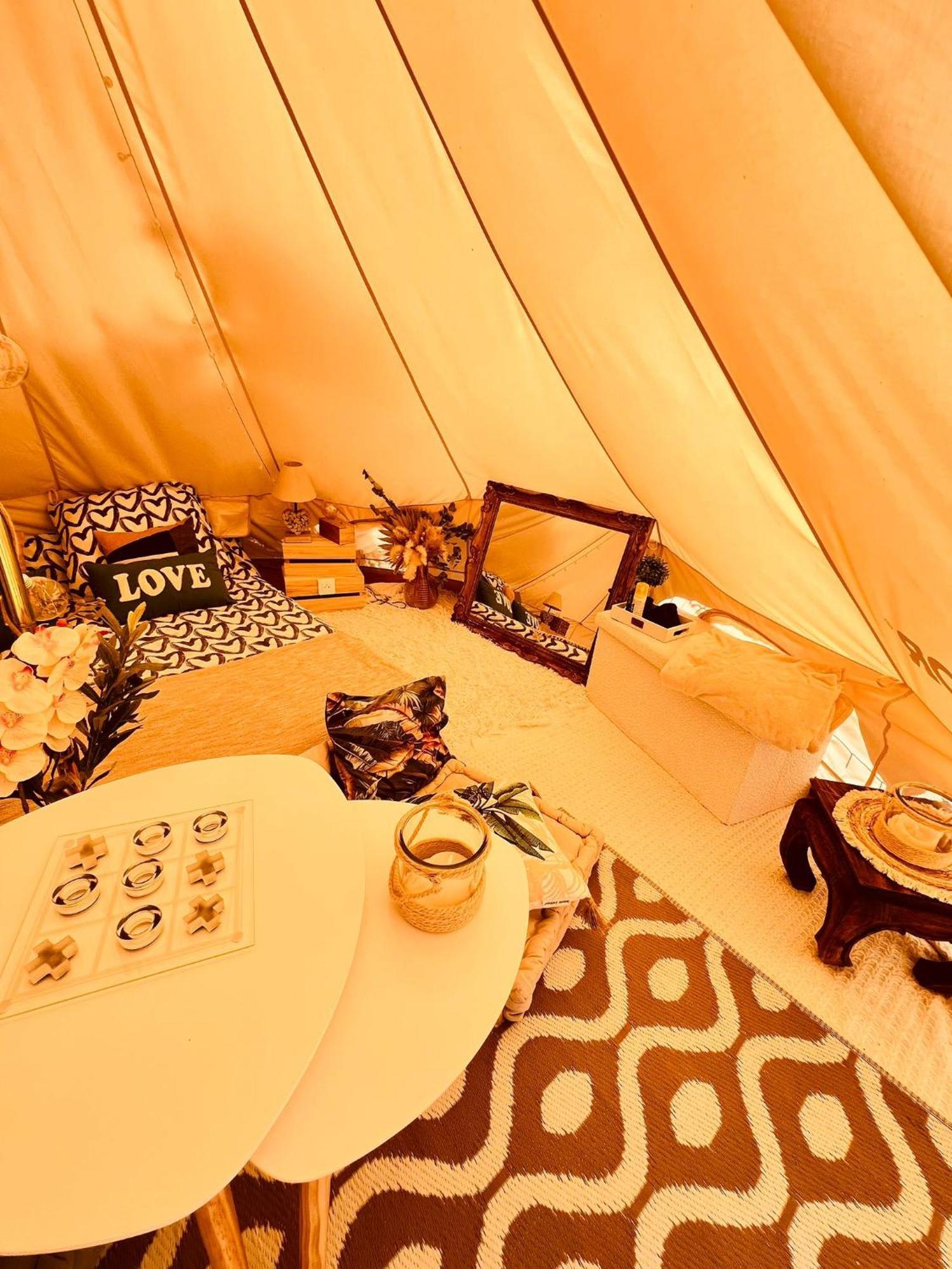 Love Room Tente Lodge Spa Mfg Chez C&C, Exclusivement Reservee Aux Adultes Cantaron Esterno foto