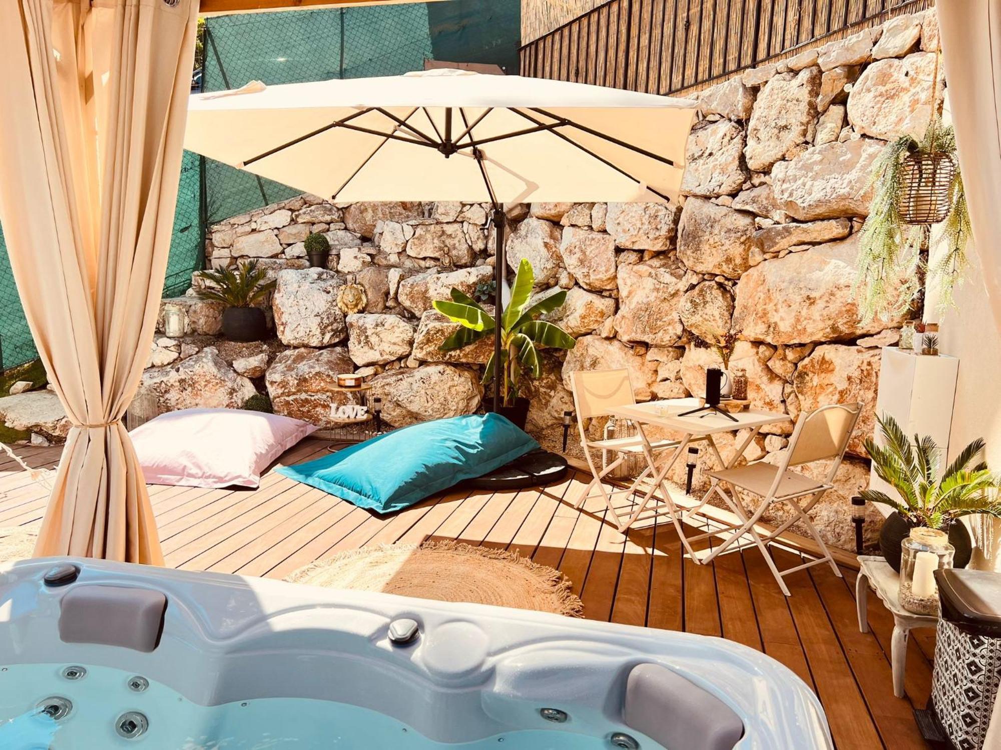 Love Room Tente Lodge Spa Mfg Chez C&C, Exclusivement Reservee Aux Adultes Cantaron Esterno foto